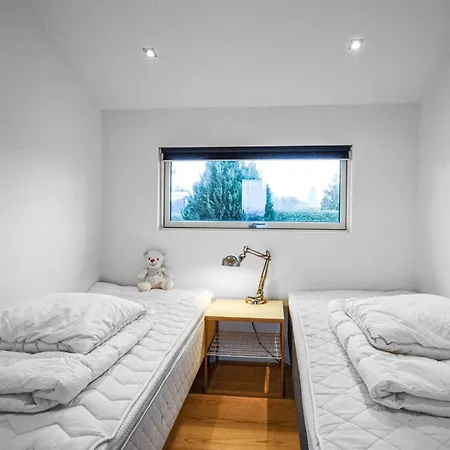 Amazing In Slagelse With House Sea View Drøsselbjerg